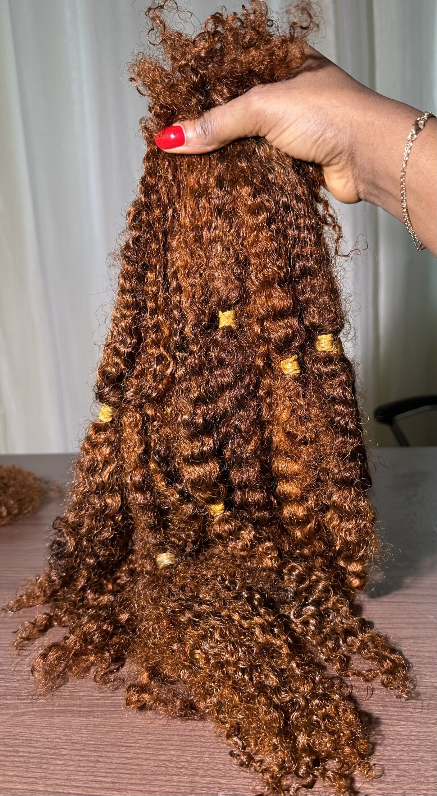 Auburn Brown Mix Auburn-Brown Mix Brazilian Kinky Extension - Image 1